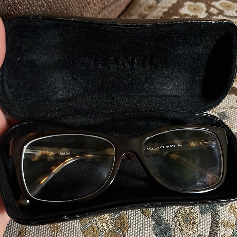 Chanel cc glasses 🤓 - Picture 3 of 8